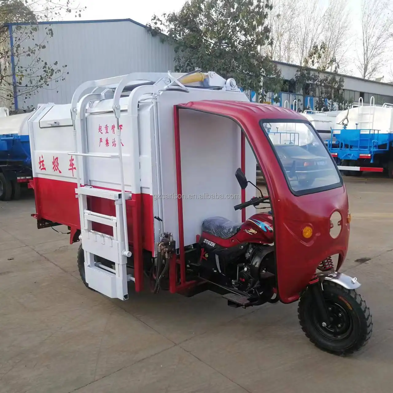 City road garbage pickup clearing truck Gasoline three-wheeled garbage truck Community cleaning and sanitation truck