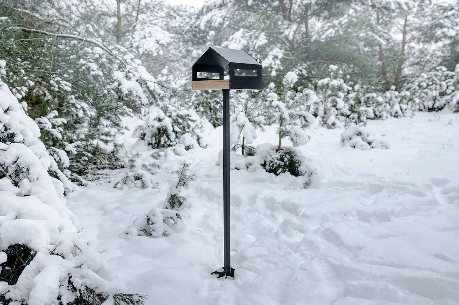 Oniya Modern Large  Metal Bird House Feeder Stand  Wild Bird Raised Feeder with Wooden for Yard Outdoor Winter