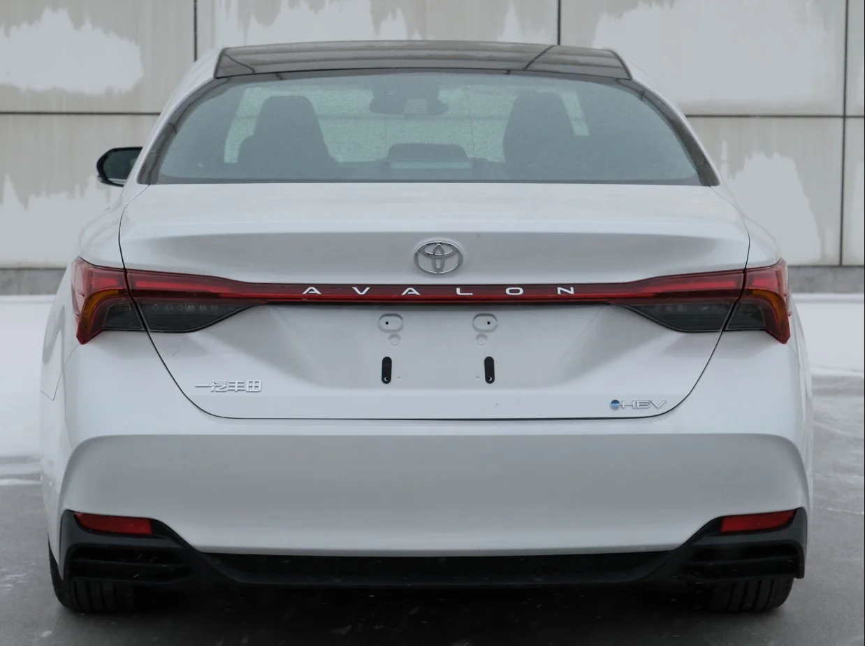 2024 for Toyota AVALON  Double engine hybrid Compact car with 2.0 L CVT Auto Left Steering Leather Seats  New Condition in Stock