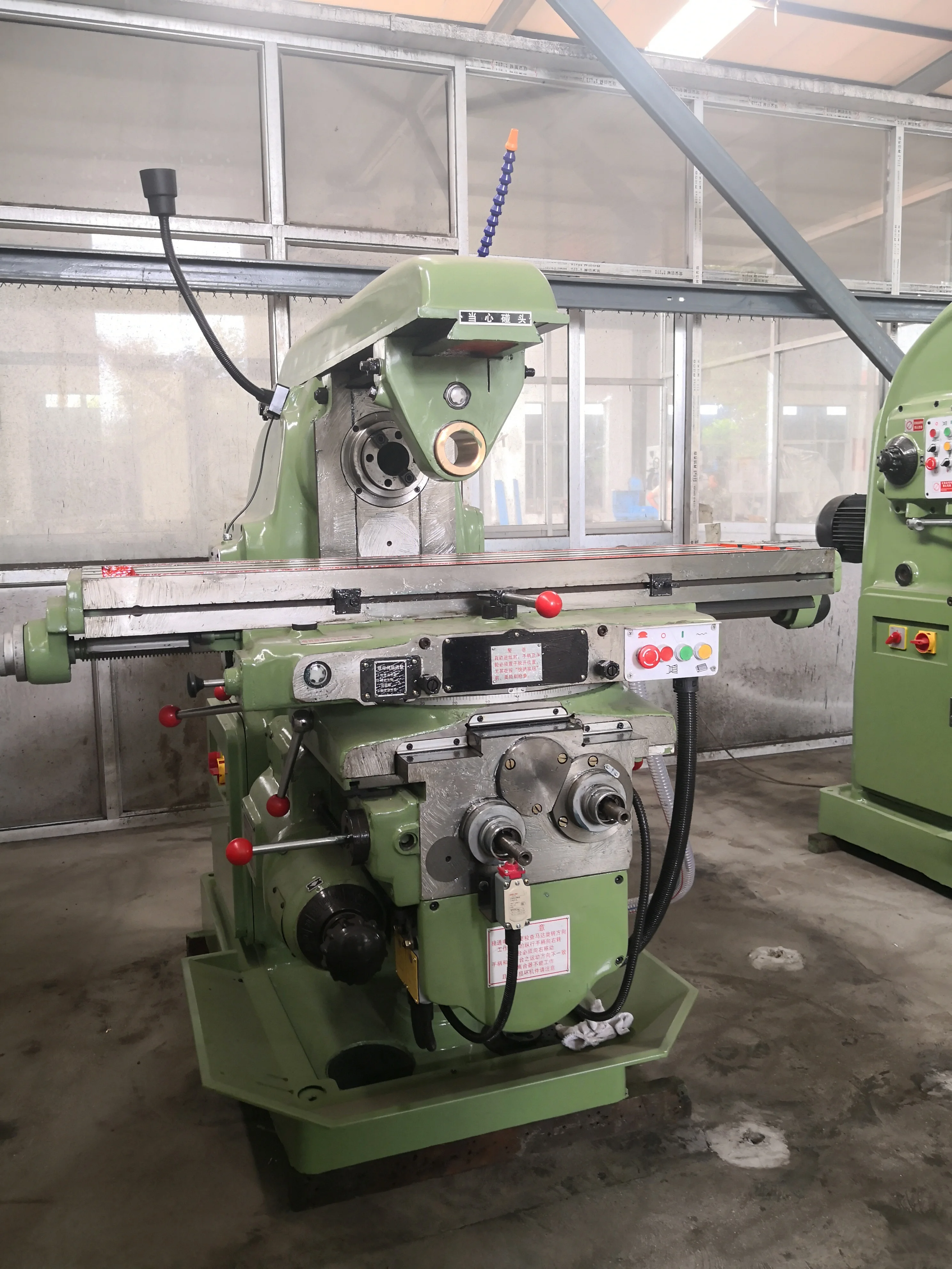 universal knee type milling machine factory price X6132