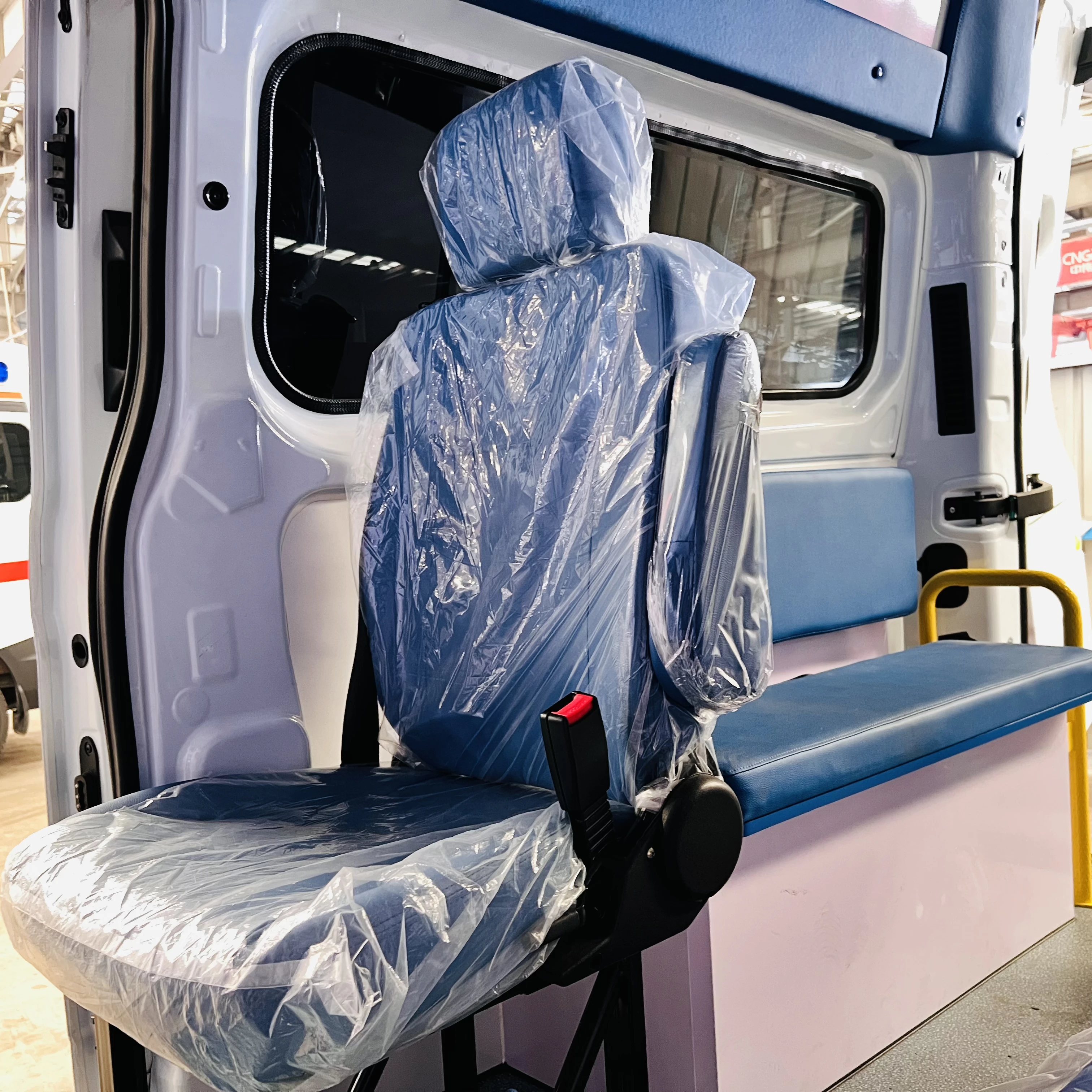 2024 Hospital Ambulance V362 Electric ICU Emergency Equipment Automatic Gear Box Left Steering R16 Fabric Improved Monitoring
