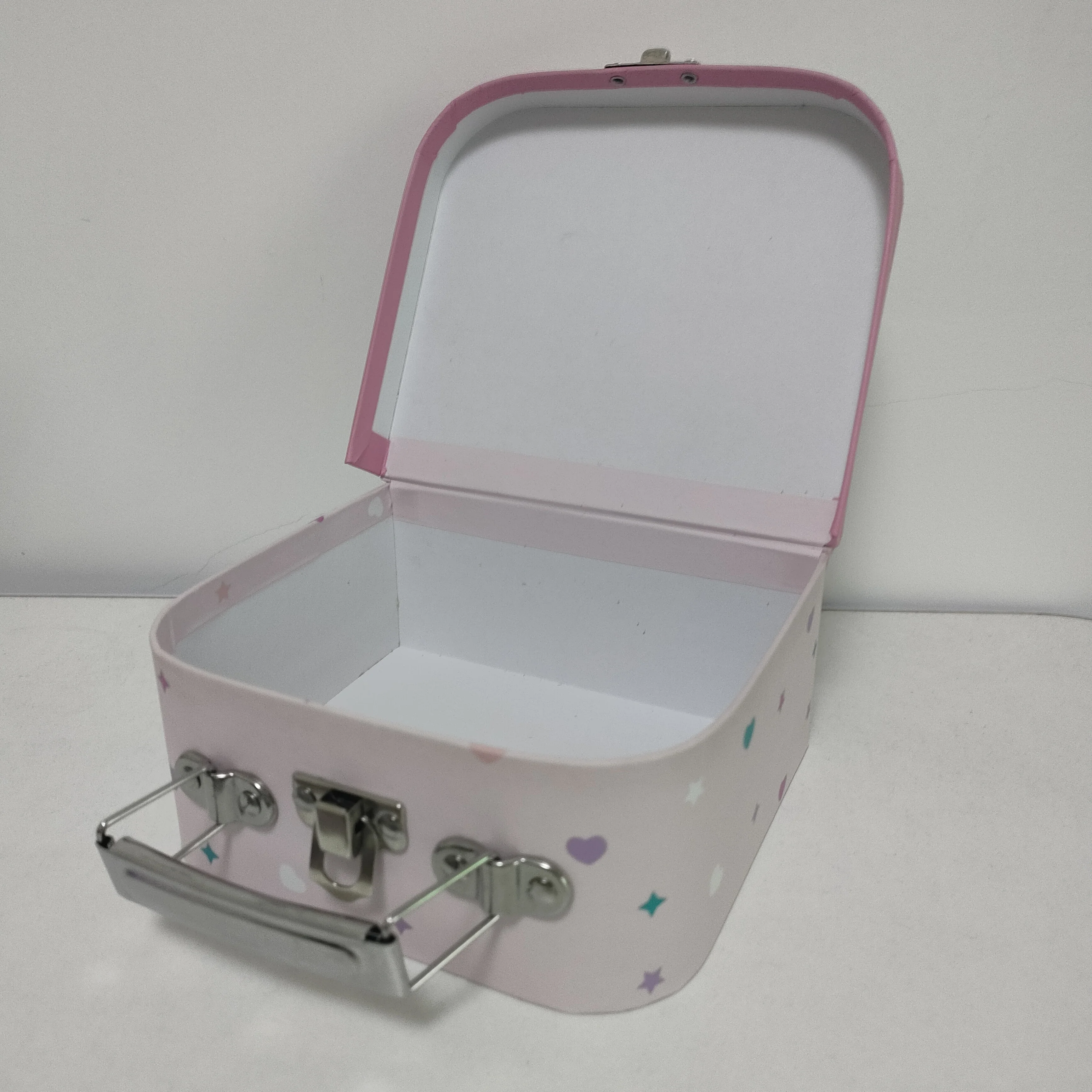 Cute Single-Sided Coated Craft Paper Gift Box with Handle Pulped by Chemical Process for Presenting Handmade Items