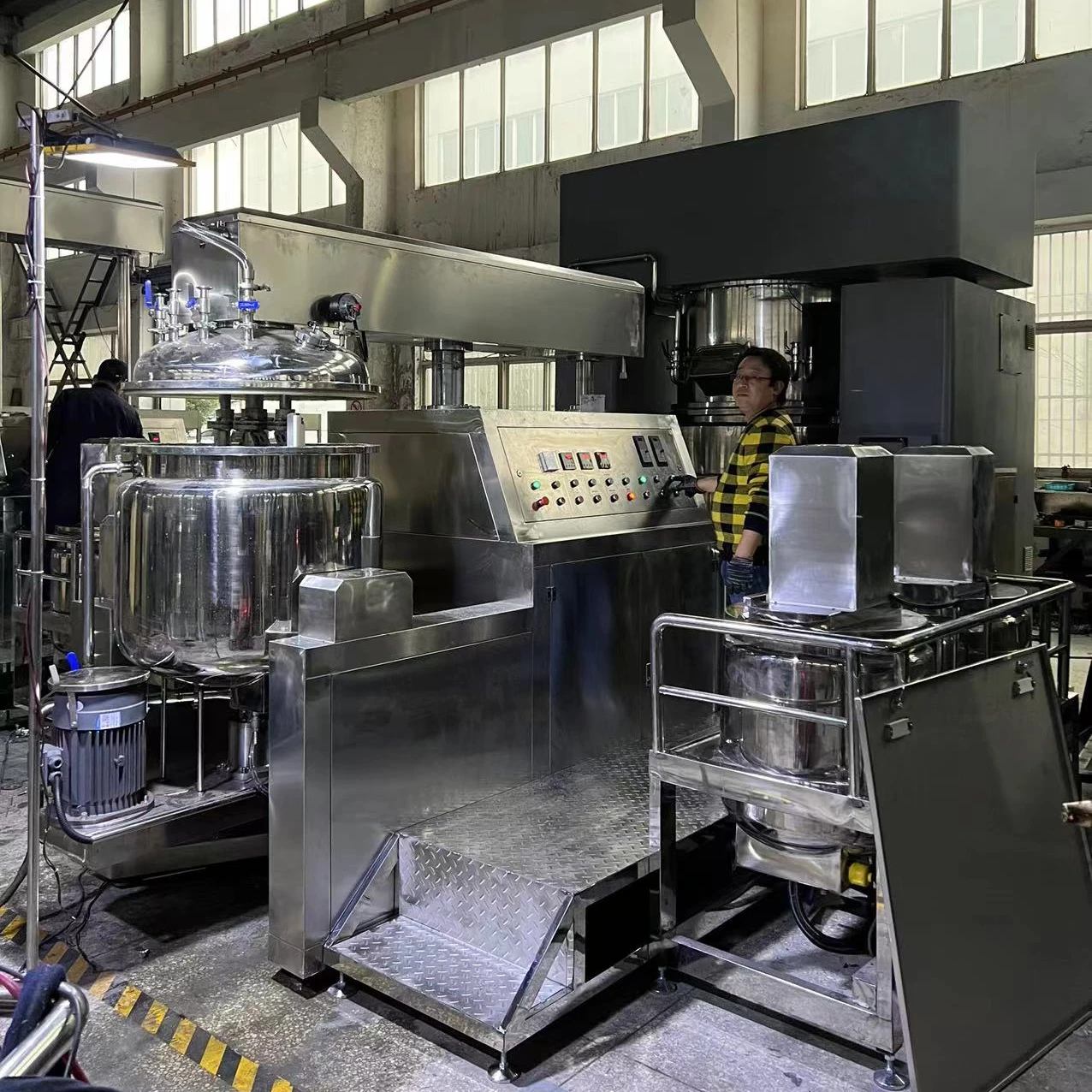 High Efficient Cosmetic Vacuum Emulsifying Mixer Facial Cream Making Machine For Face Cream,Hand Cream,Body Lotion,Foundation