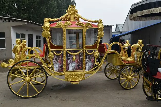 Royal parade stage coach horse carriages for wedding