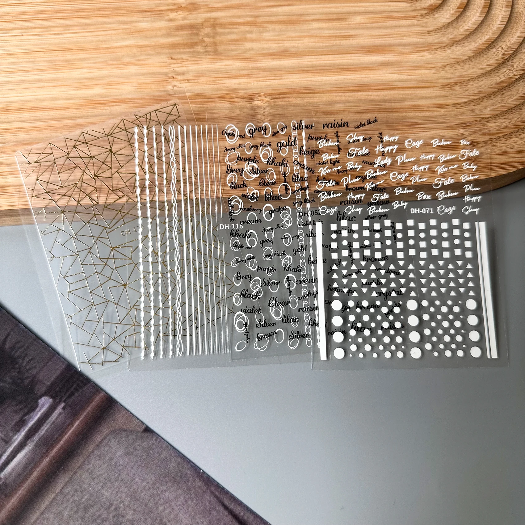 New Design 3D Flatness Nail Art Golden Golden White Rounded Triangle Pattern 3D Hot Stamping  Nail ART Stickers