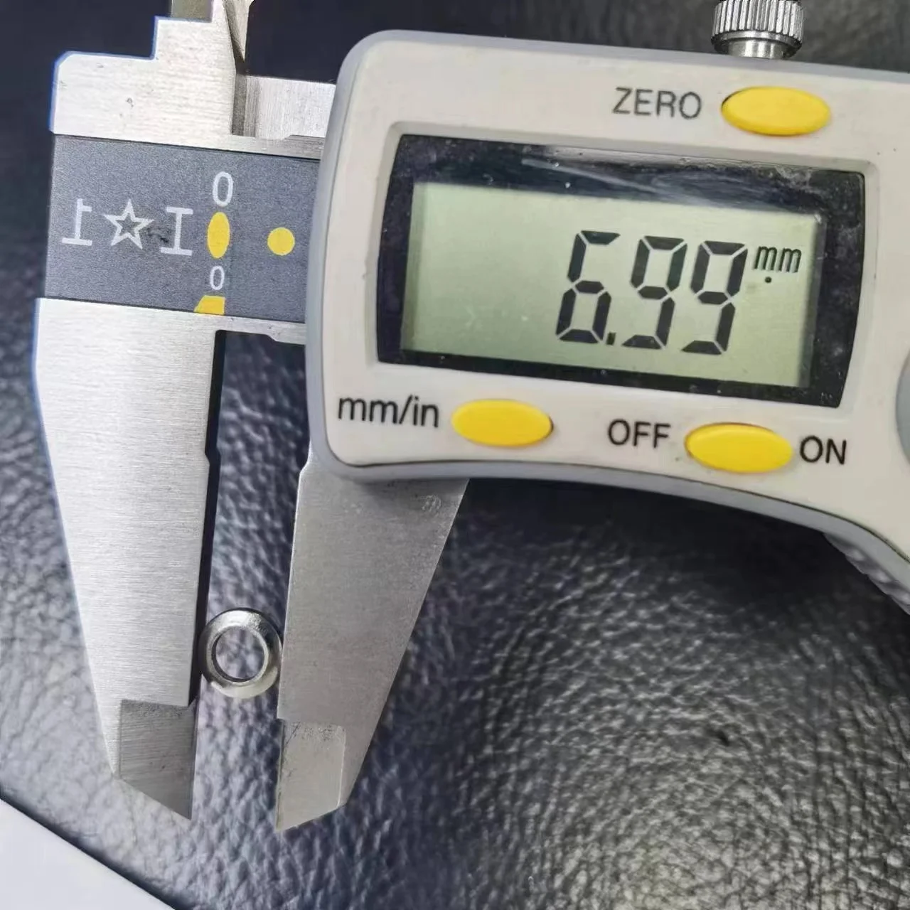 Oil Customized stainless steel carbon steel spring washer plain wave washer for factory