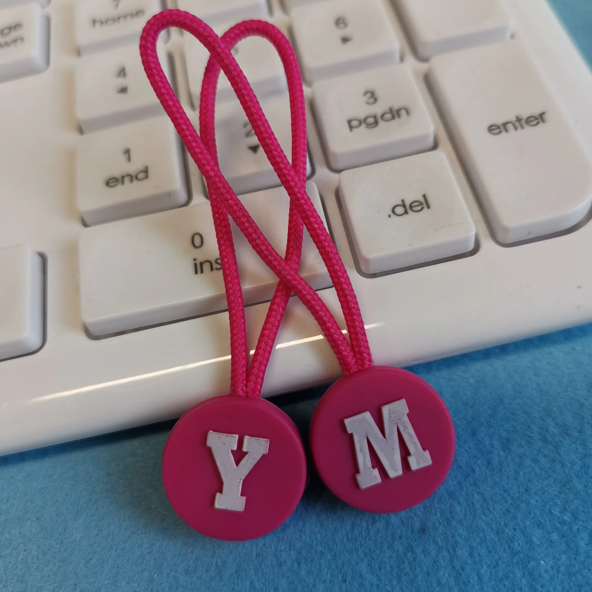 2025 Latest Style Custom Logo TPU Zipper Pull Head Fashionable Clothing Accessories Zipper Rope for Bags