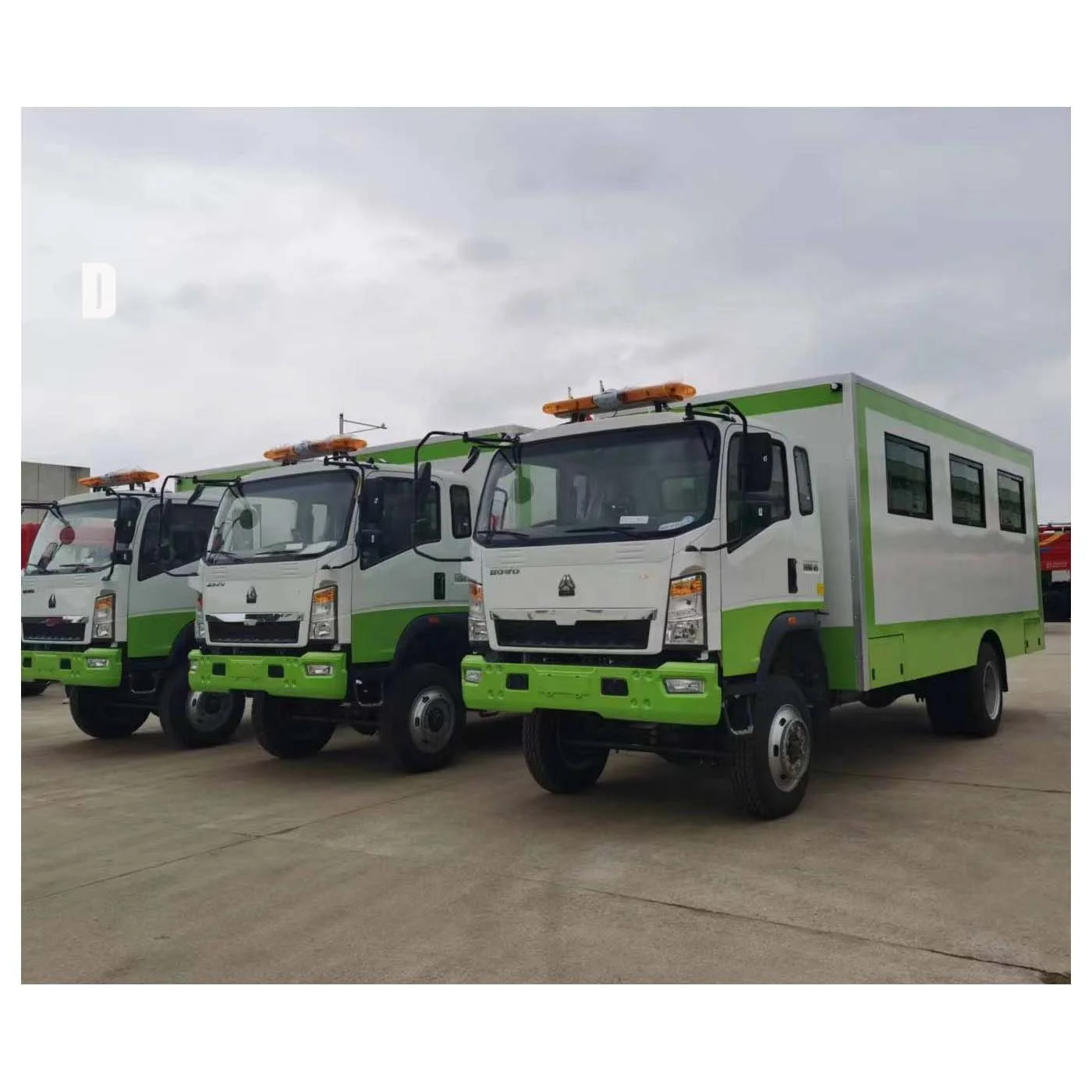 Brand New China Sinotruk Howo 4x4 Diesel all whee driving van truck for 20 seats passager delivery