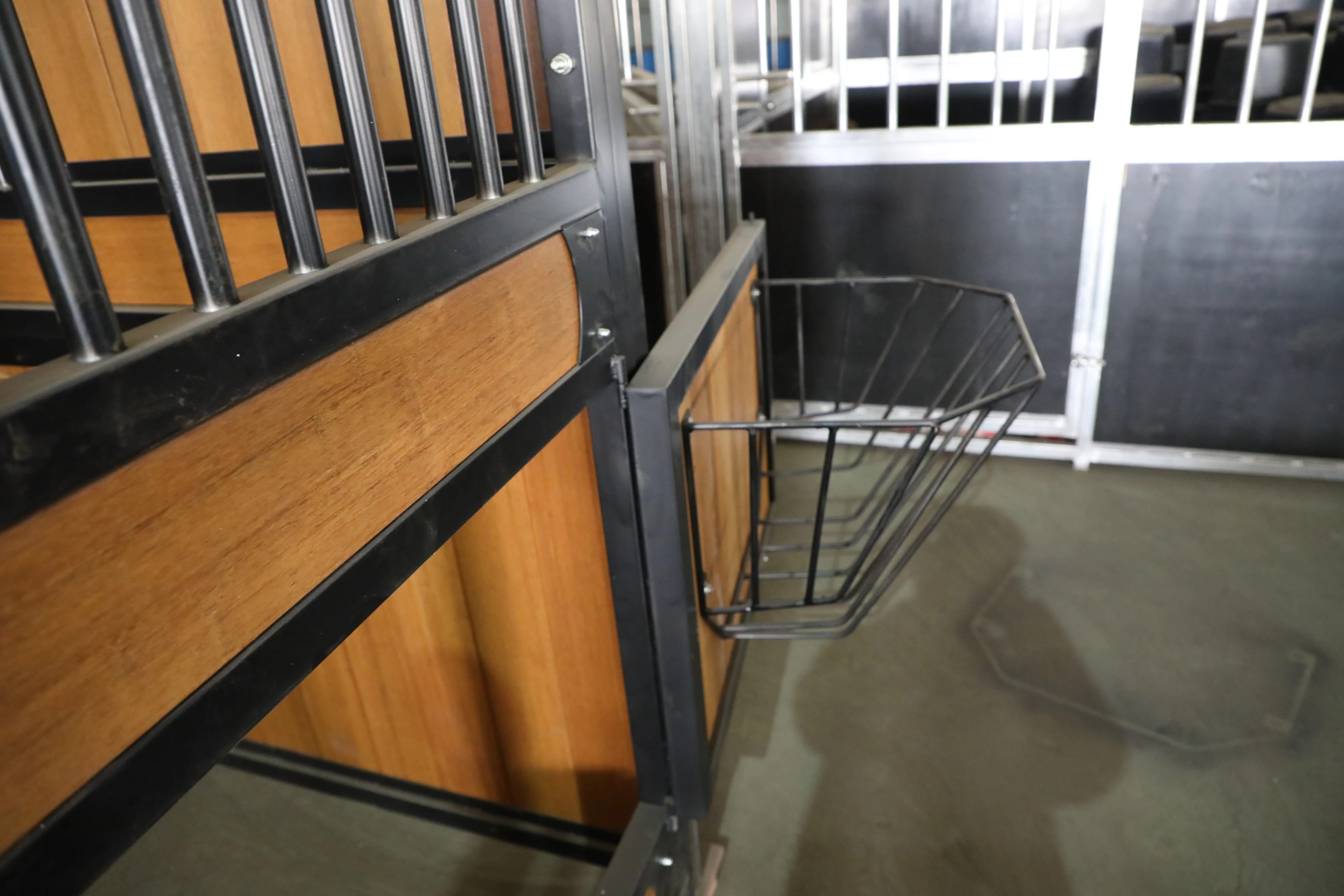 Tianyun Canada Professional European stable for hobby horses wooden bamboo 3m 3.5m 3.6m 4m portable horse stable equipment