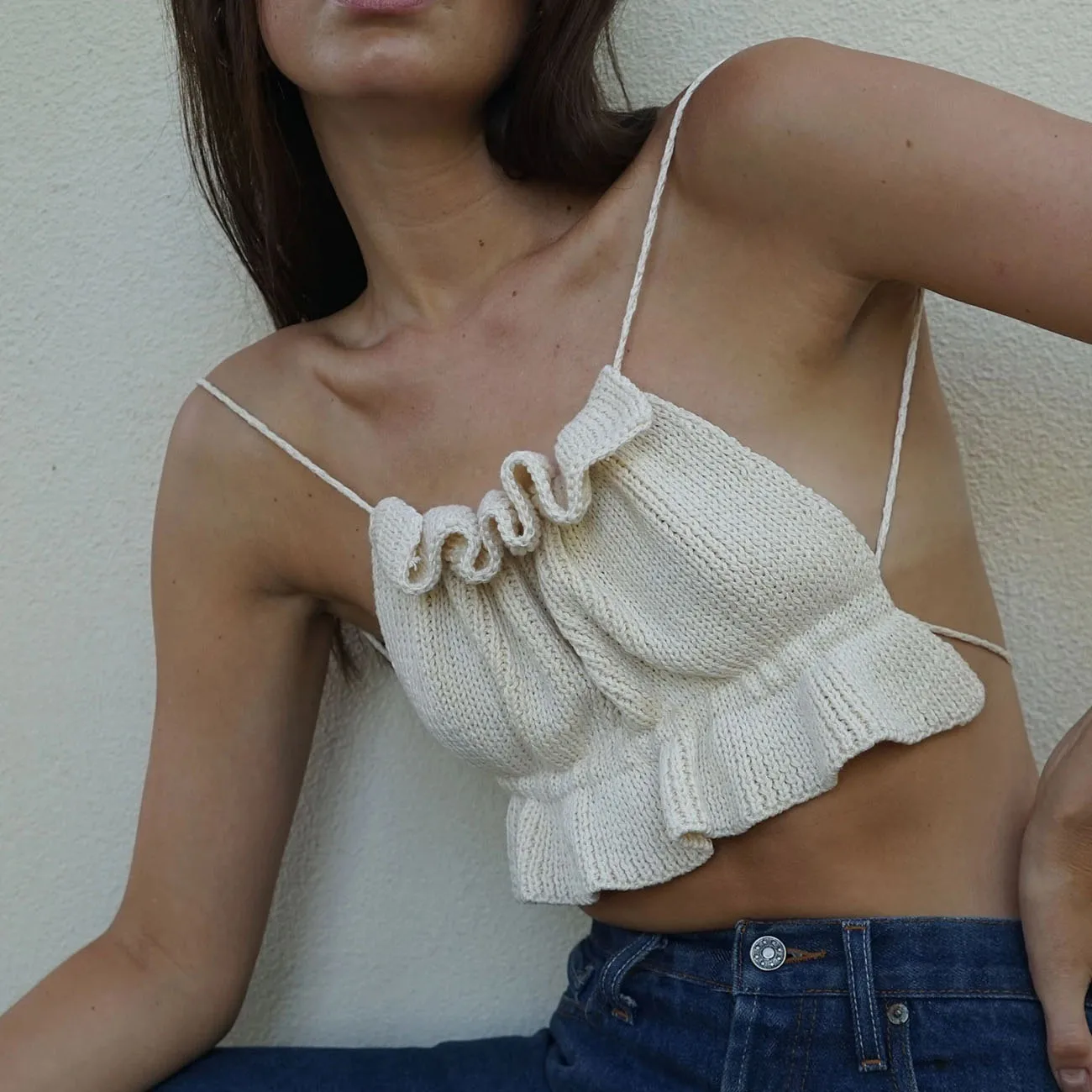 
Customizable Knitted Crochet Tank Tops Sexy Cropped Ruffle Wrinkled Female Bare Backless Women Pull Femme Crop Top Sweater Vest 