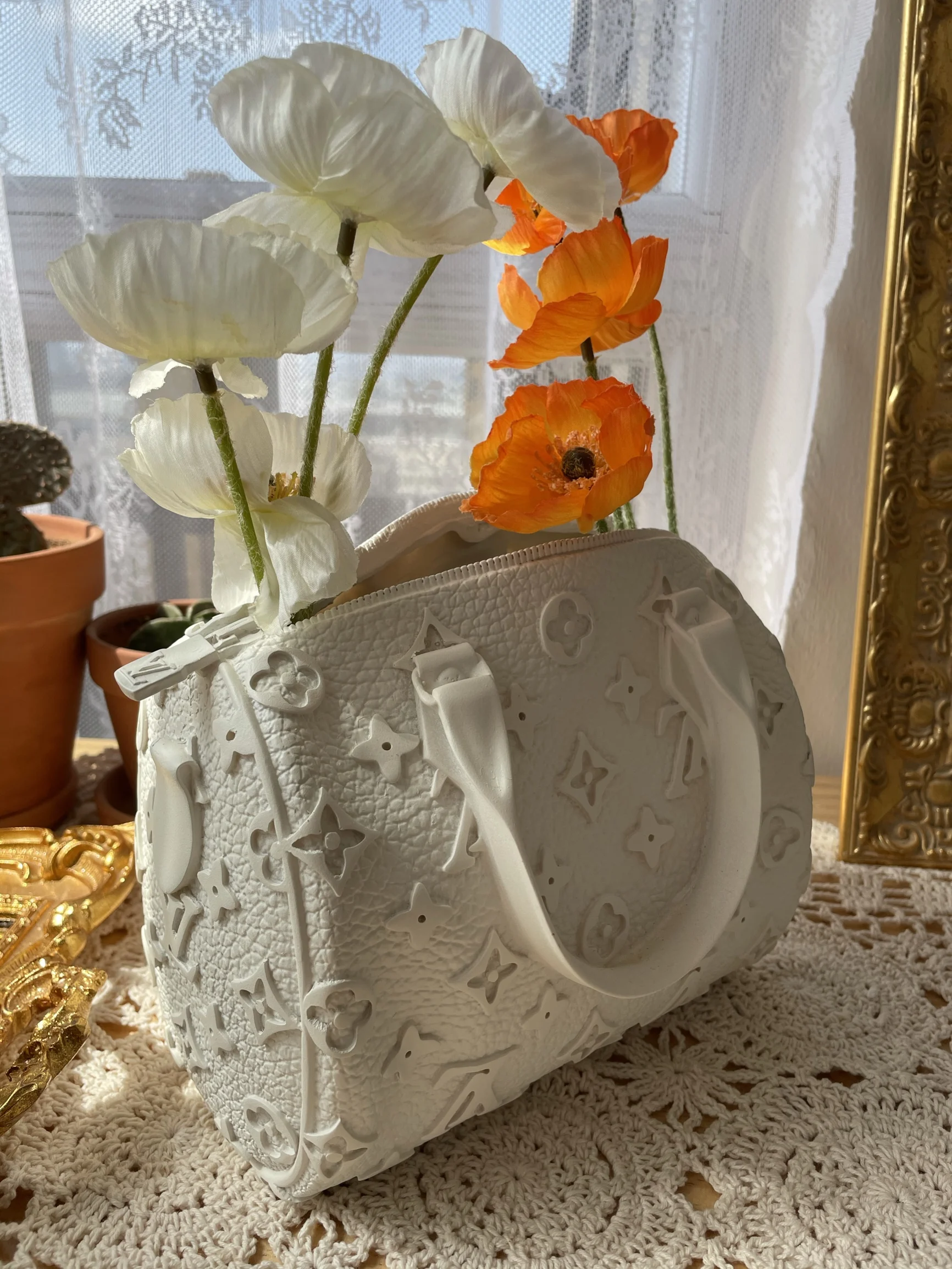 Custom Ceramic Carved Bag Vase Decoration Flower Pot Vase For Home Decor Modern Nordic Resin Centerpieces Vase Wedding