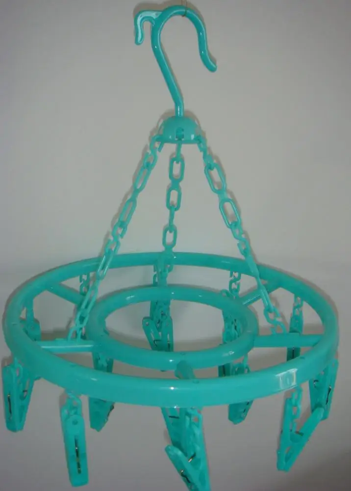 plastic hanger with 16pegs