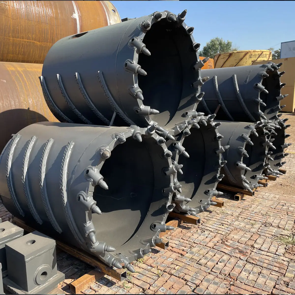 Customized Core barrel of 600mm with cone roller bit for hard granite condition