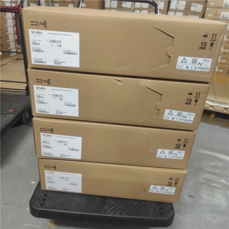 JL658A H PE Aru ba 6300M 24-Port SFP+ and 4-Port SFP56 Switch.