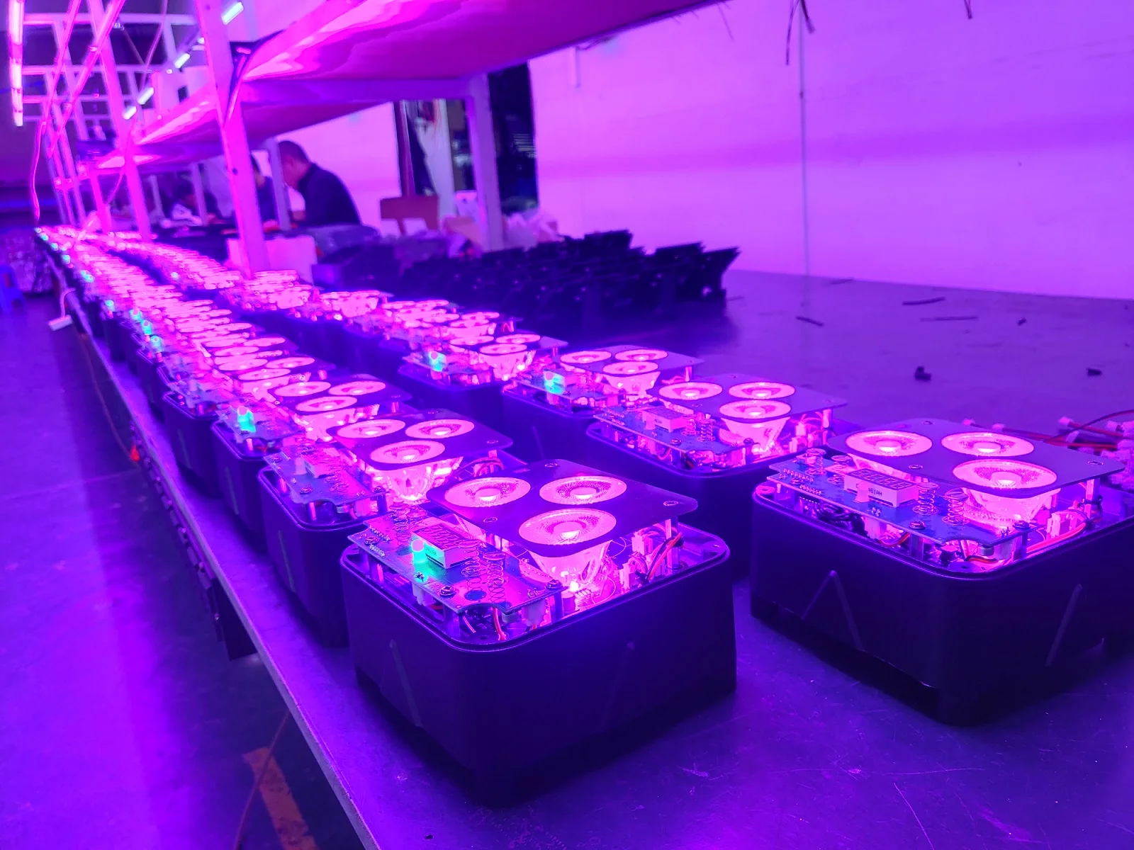 Waterproof battery par with wireless dmx 3X10W RGBWA+UV 6in1 Wifi App control LED Dj Uplight for outdoor IP64