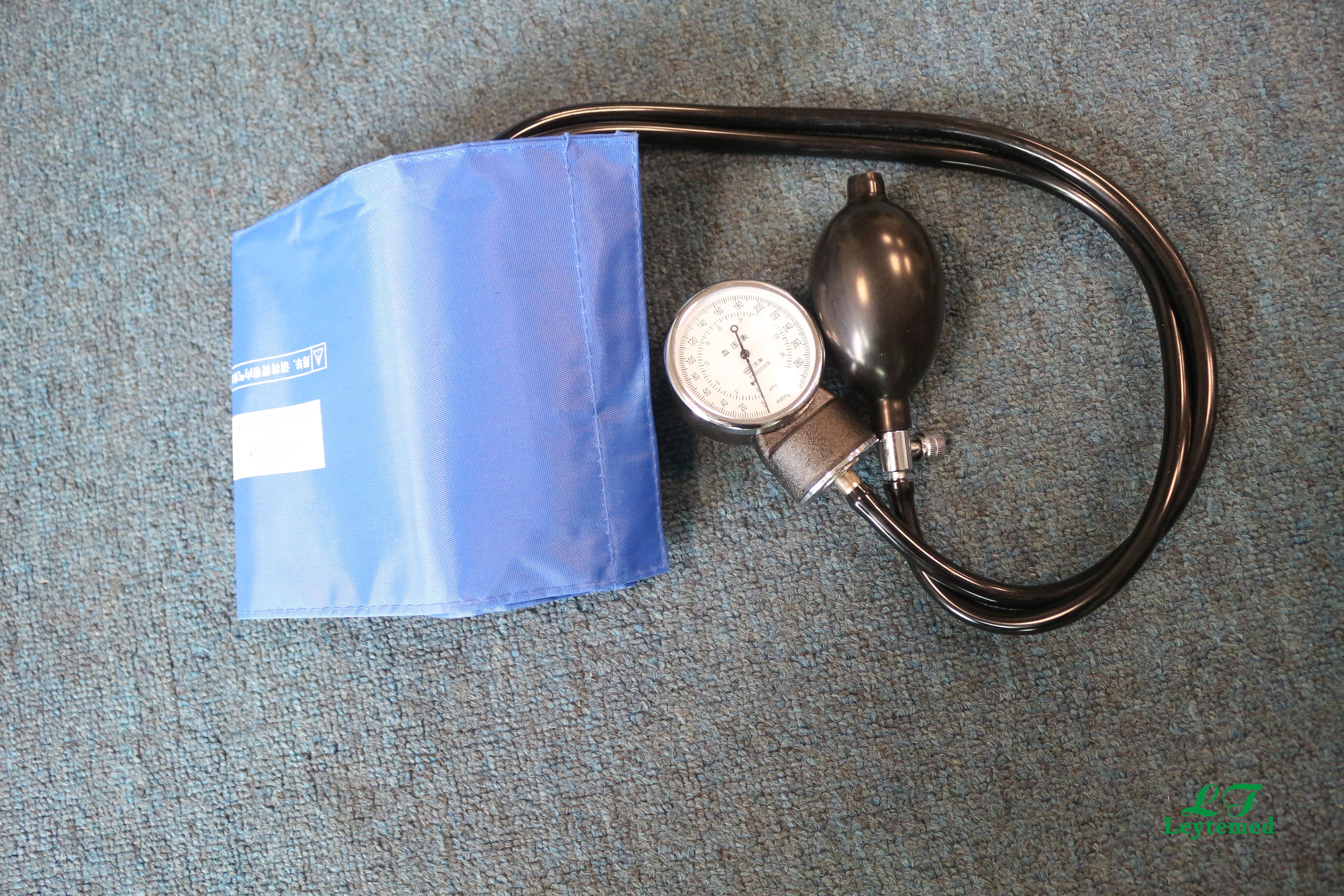 LTOB07 Low Cost Aneroid Sphygmomanometer Adult Infant Cuff Blood Pressure Monitor Watch