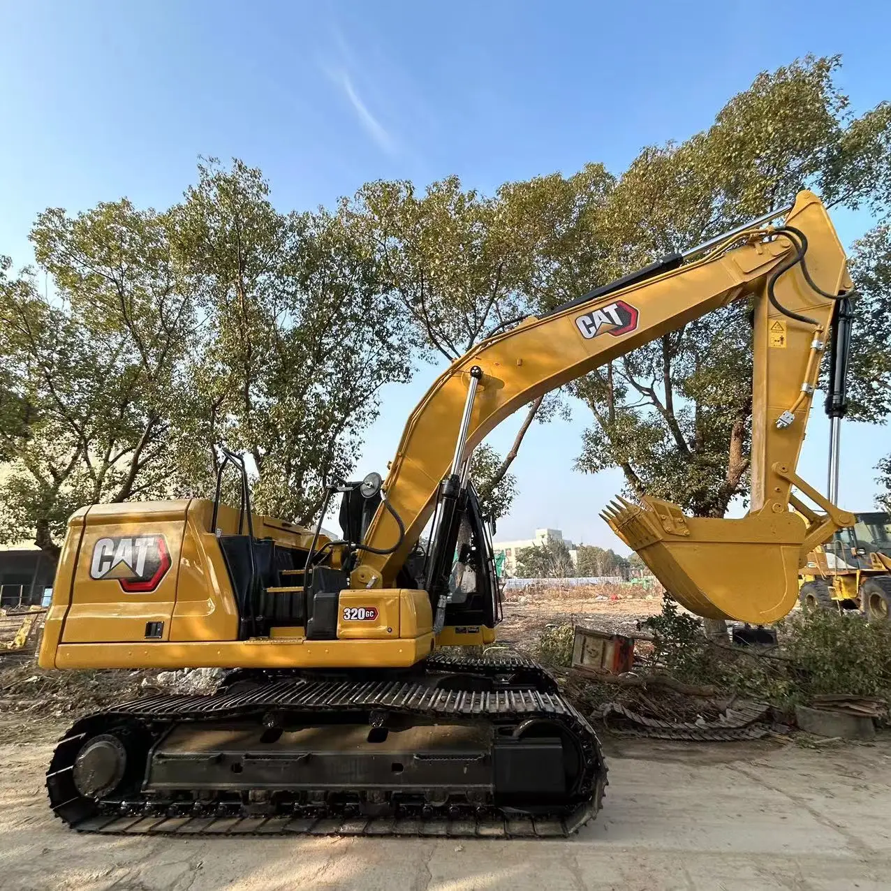 2023 б/у экскаватор Caterpillar CAT320GC с хорошим насосом