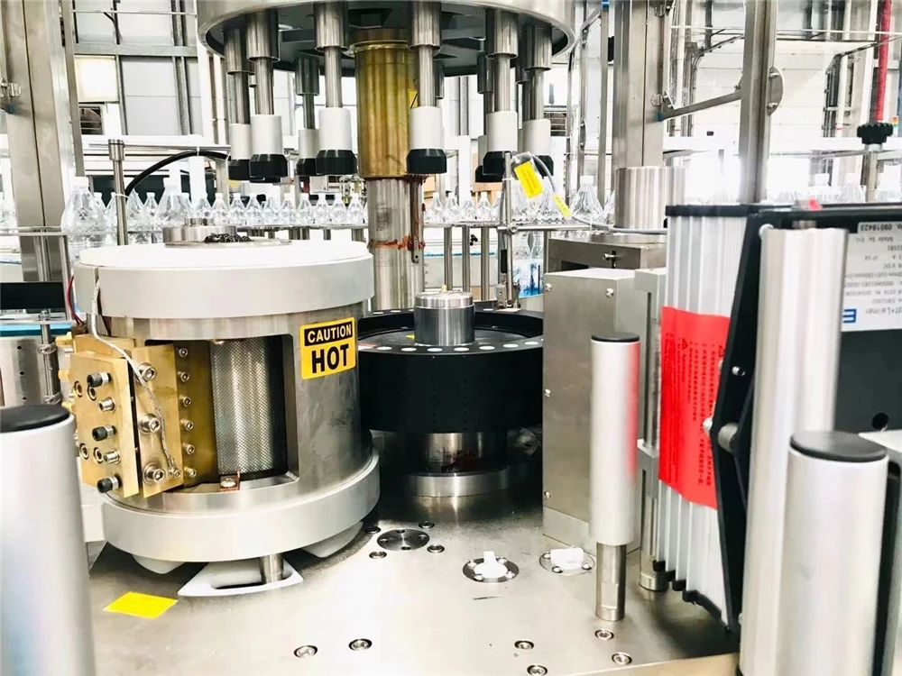 Plastic wine bottle plane label applicator hot melt adhesive labeling equipment made in China