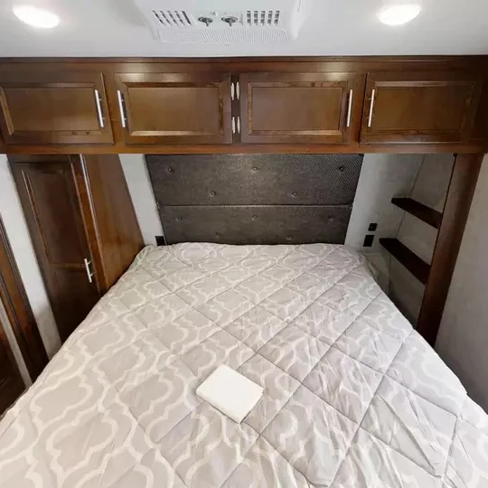 Прицеп для игрушечного буксировщика 5-е колесо самоходные конструкции с шаговым фургоном/задней спальной камерой/отдельным гаражом 12 дюймов 2020