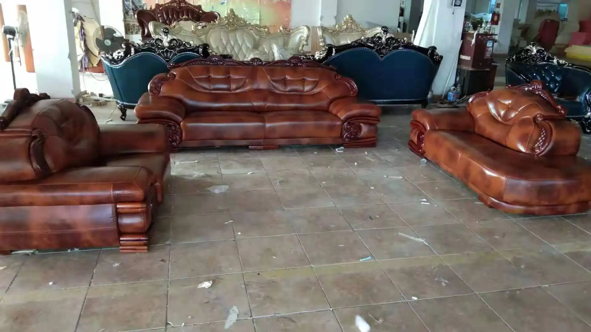 
high quality European wooden antique living room furniture sofa with imitation leather 