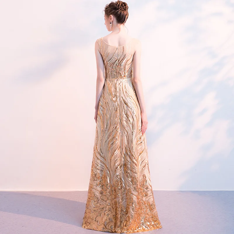 2024 Royal Style Wedding Gown Fashionable Light Luxury Classic Elegant with Lace Back Waistline Detail Half Sleeves ODM