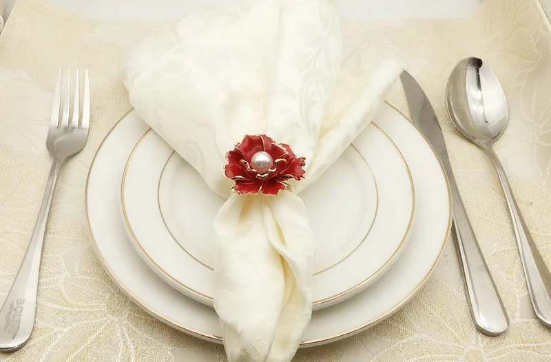 Popular Pearl Flower Napkin Rings Gold Metal Napkin Ring Holder Red Enamel Flower Wedding Napkin Rings HWW04