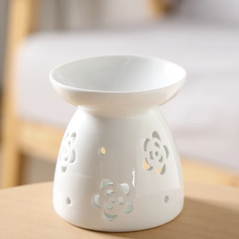 Simple white color ceramic wax melt burner with tealight candles and holder