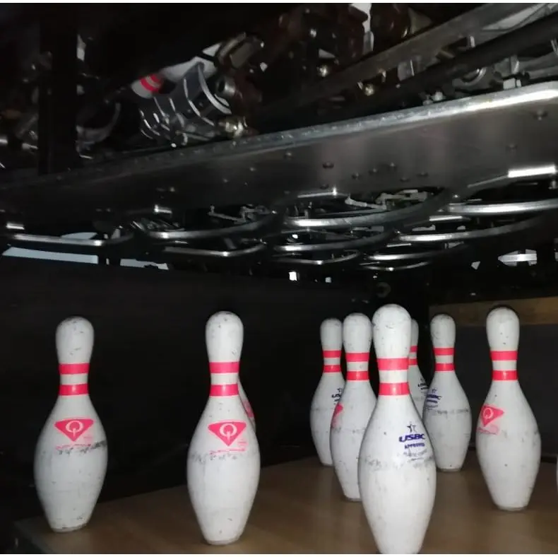 
AMF 90XLi bowling lanes 