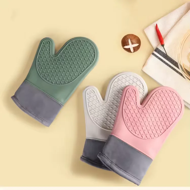Low MOQ Printed Kitchen Cooking Mittens Rubber Silicone Heat Insulation Oven Mittens with Cotton Stylish Printed Design