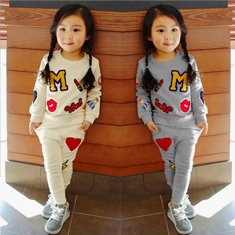 
Winter Fall Baby Girls Casual Lips print outfit sweat suits set cartoon fleece sweatsuit 2pcs set beige grey 2 colors 4 size 