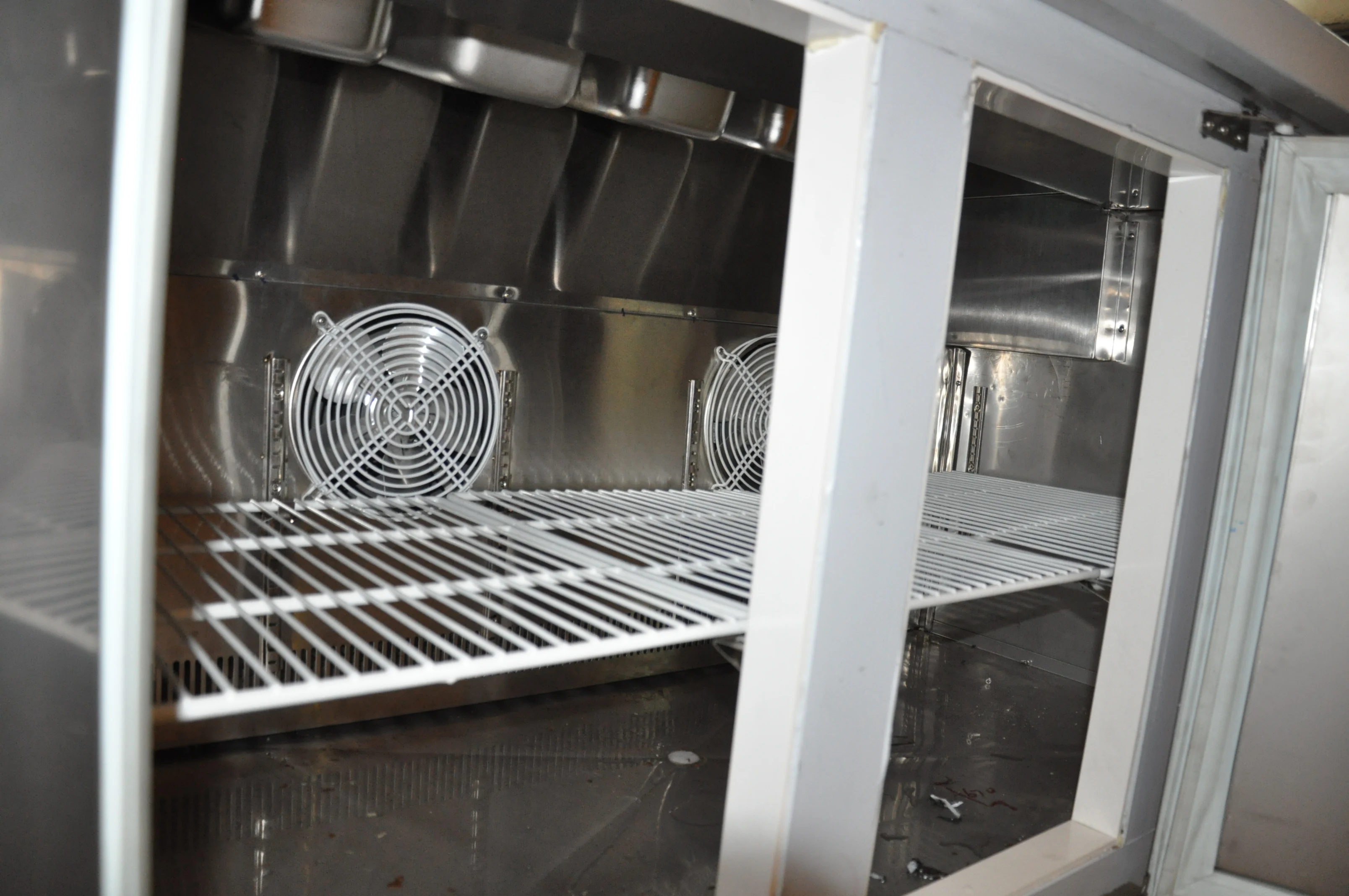 Restaurant Commercial pizza Salad Fruit Display Table Top Preparation Counter Fridge Freezer Cold Salad Bar Chiller Refrigerator