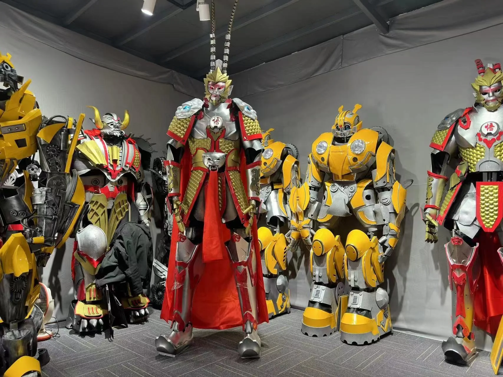 Adult king  of Monkey LED Large Props Armor Character Robot Costume Wearable Robot Mascot Cosplay Costume for Amusement Park