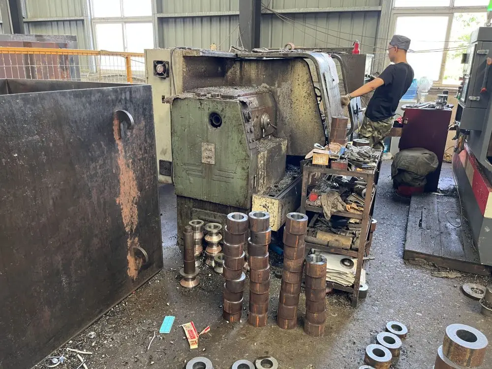 Fully automatic PPGI,GI,GL  roofing panel  floor decking  metal roof roll forming machine