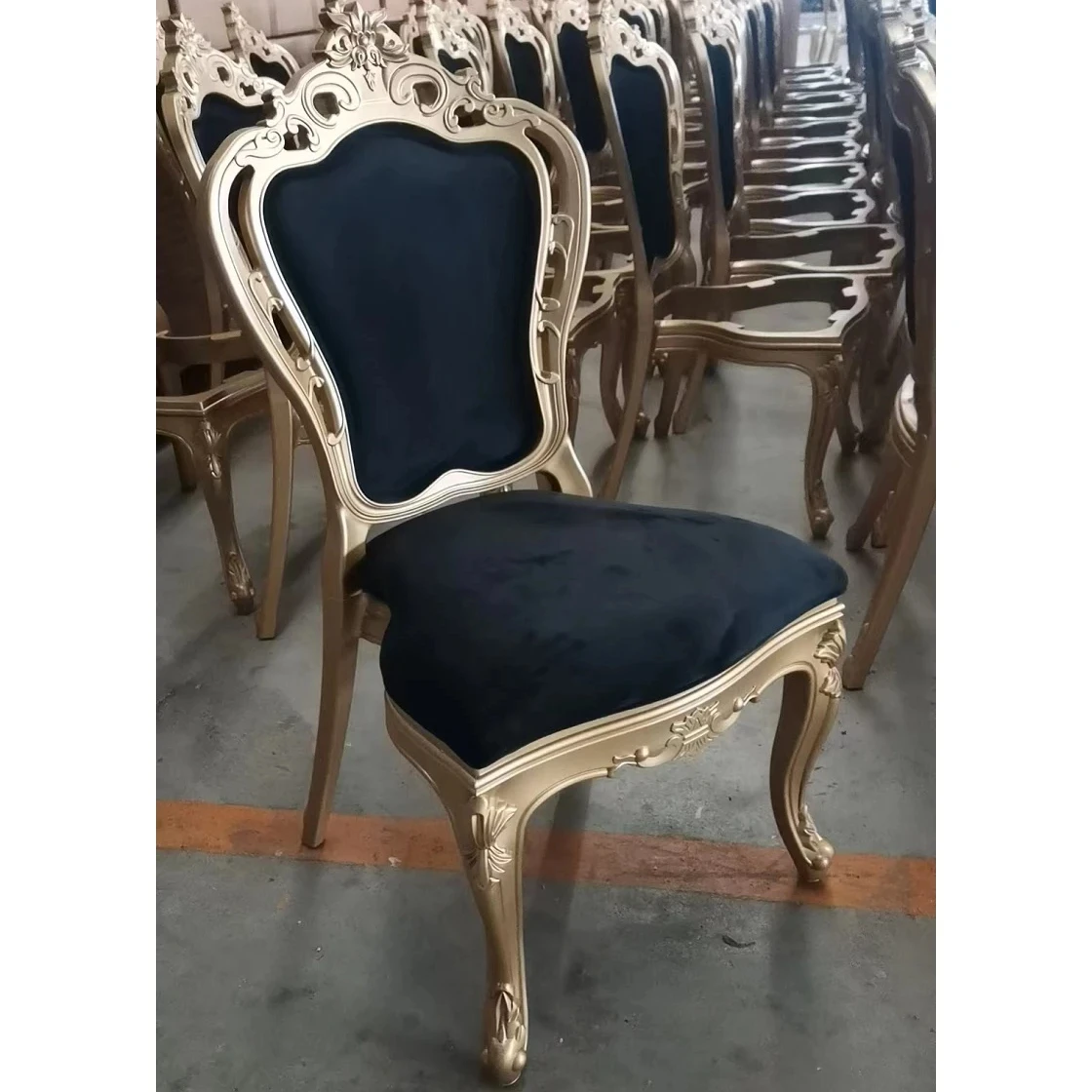 Rental Stackable Louis Banquet Chairs for Hotel and Restaurant Hall Using