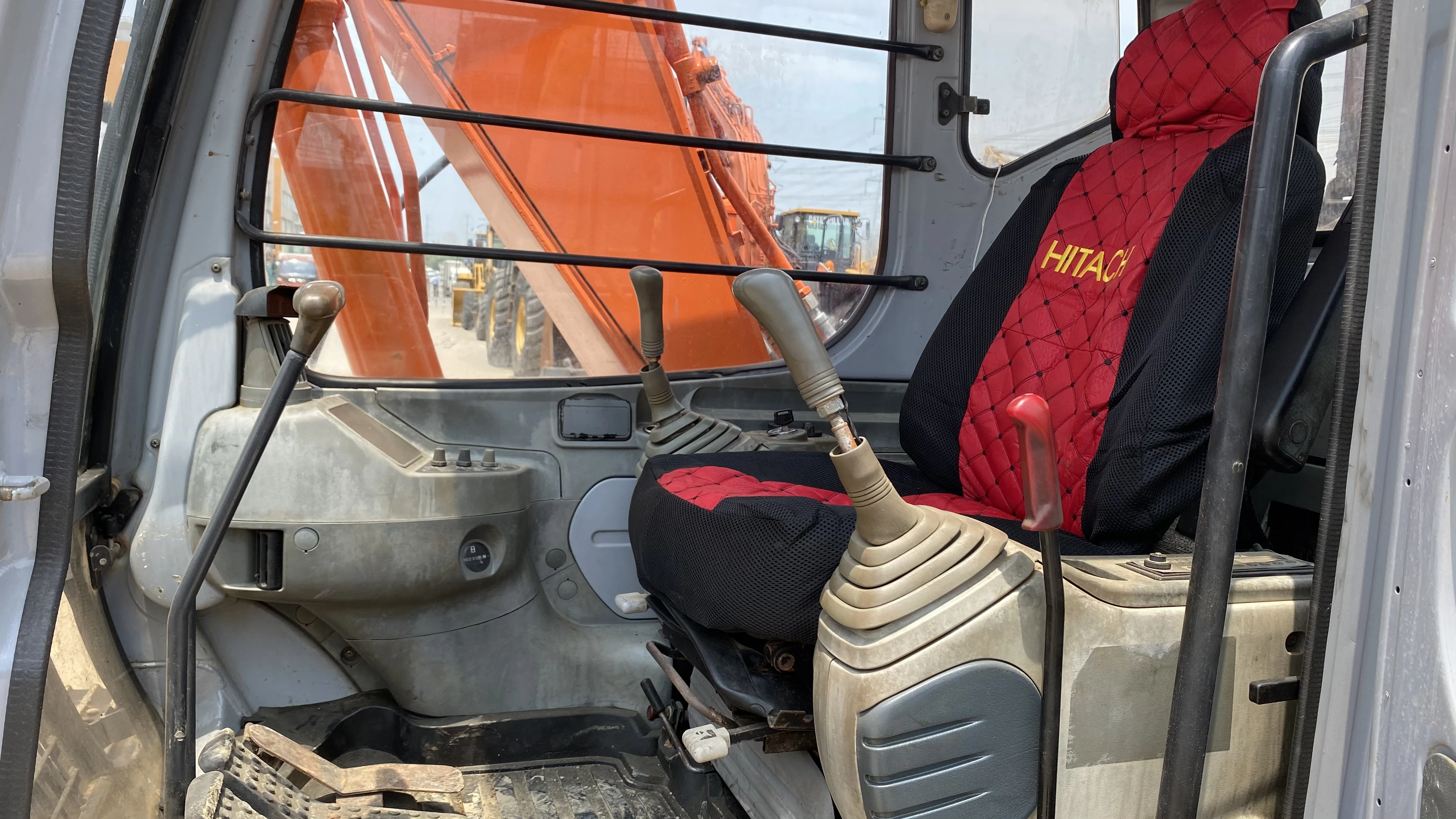 Hitachi EX120-5 Midi ISUZU Excavator for Sale Japan Provided Original China to Malaysia Kubota Engine Indonesian Excavator JP