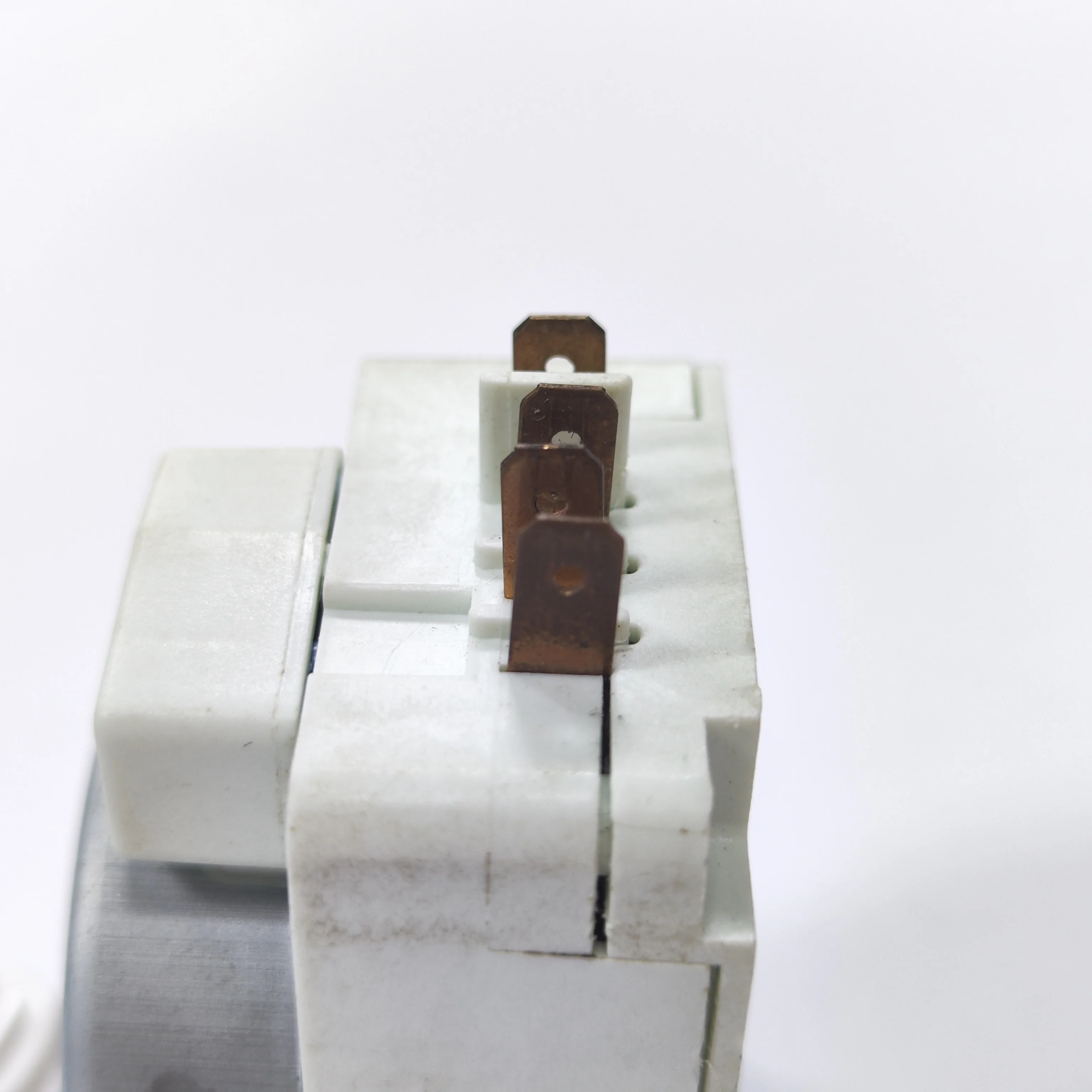 OEM ODM Custom High Precision Electric Defrosting Timer for Household Hotels Refrigerator and Freezer Fridge Accessories