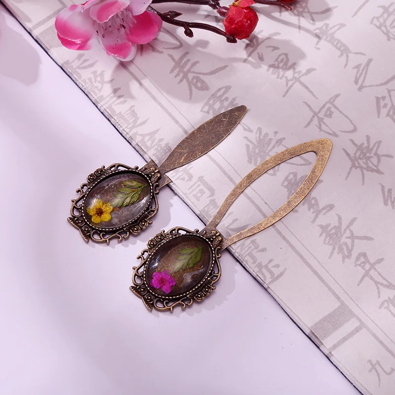 Creative Gypsophila Dry Flower Metal Bookmark Back Shape Cultural and Creative Supplies Book Clip Retro Crystal Glass Bookmark