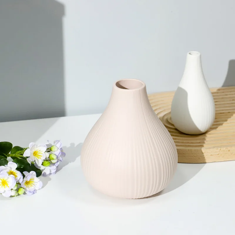 YBH Modern Simple Decorative Table Vase Elegant Plain Ceramic Porcelain Vases For Office Wedding Centerpiece Vase