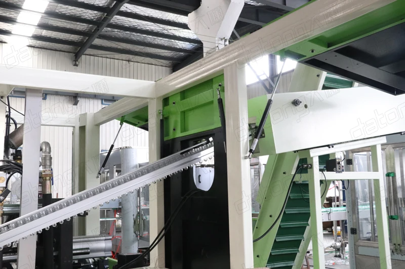 Fully Automated Pet Bottle Blowing Machine