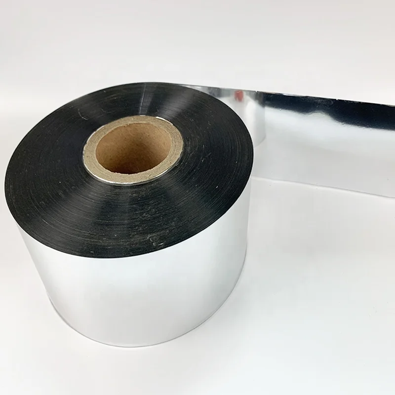 Производитель производит рулоны серебристо-алюминиевой ламинированной пластиковой пленки, которые могут быть изменены по размеру