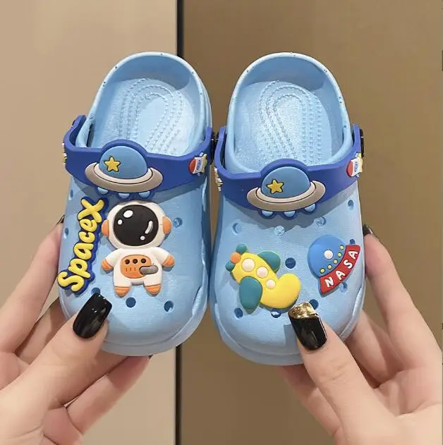 NEW  3D Cute Cartoon Silicone Shoe Charms Accessories Astronaut PVC Decorations Creative Wristbands For Clogs Kids