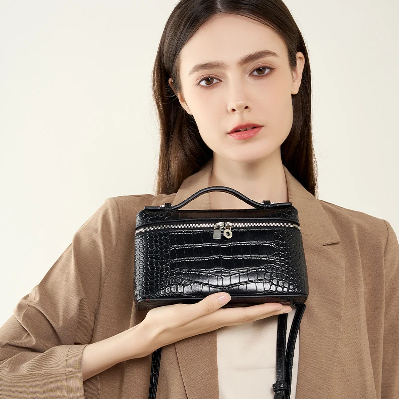 Cowhide Evening Party Clutch Bag Purse Luxury Hand Bag Designer Hands Bags For School