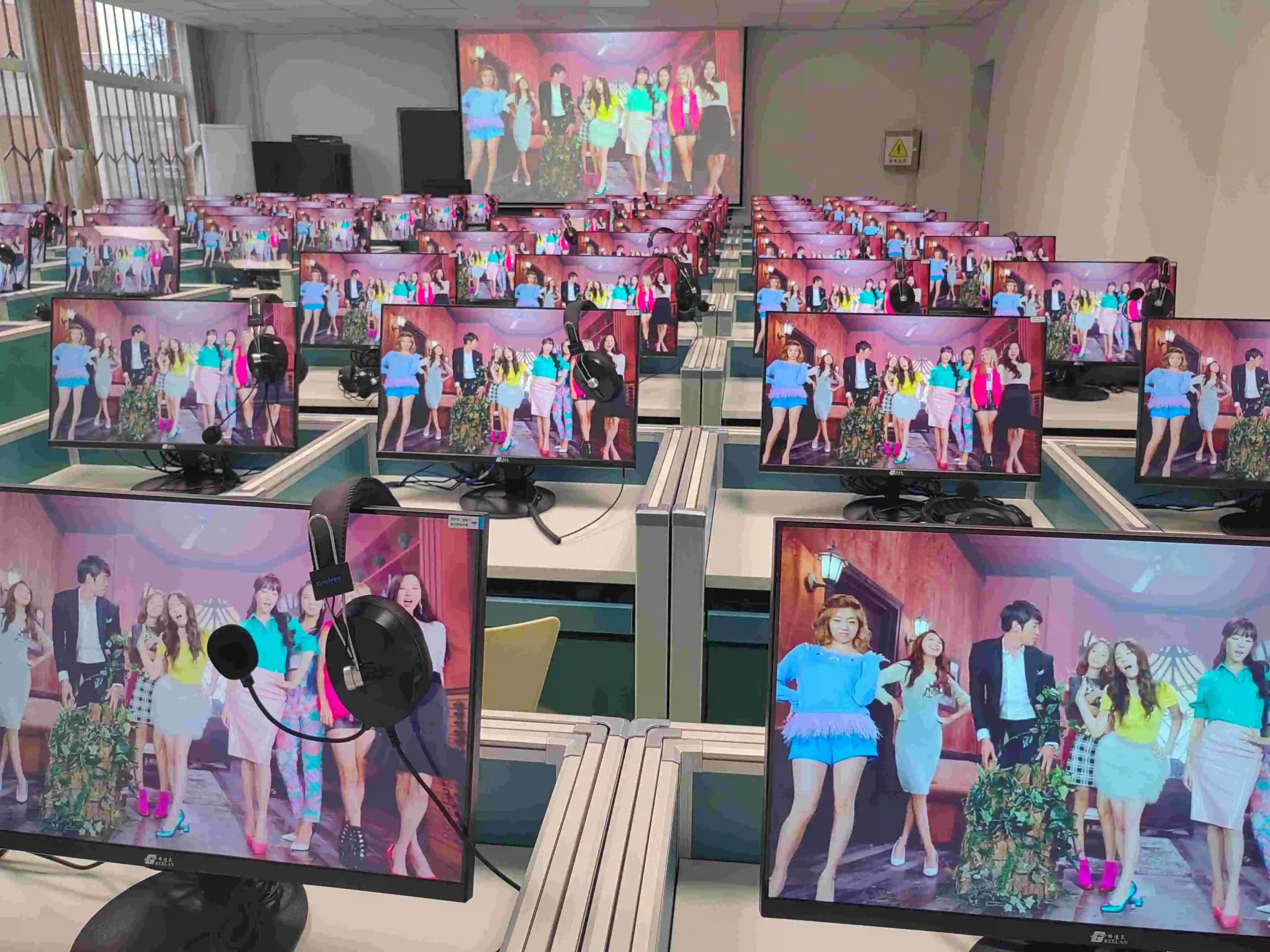 School management system language laboratory equipment