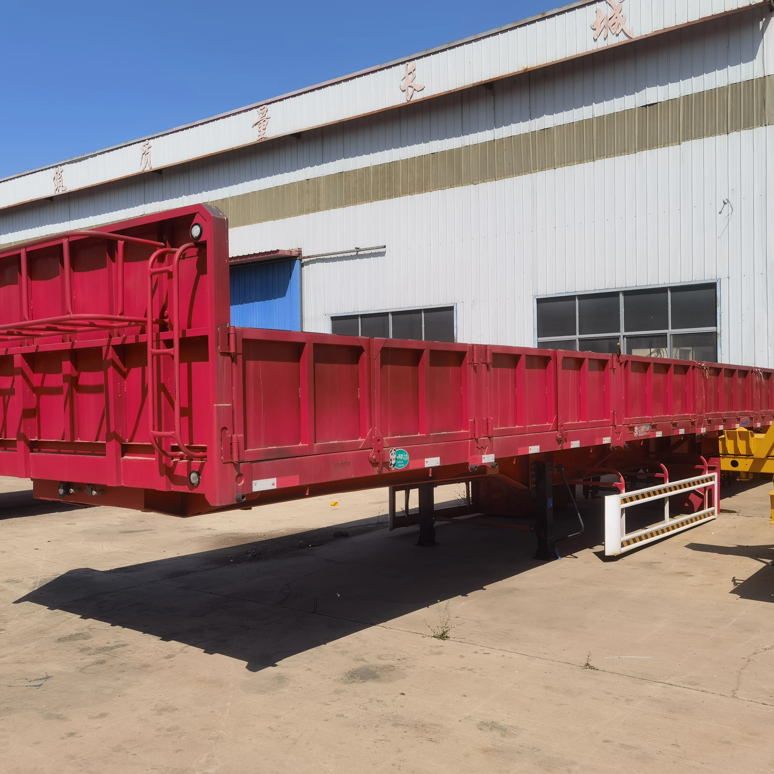 Factory exports second-hand semi-trailer light body 13 meter four axle semi-trailer low flatbed trailer