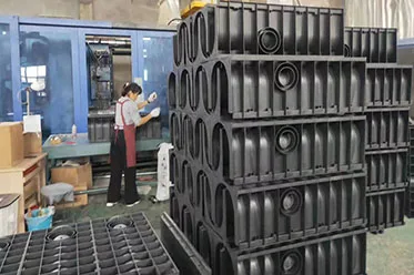 wholesale outdoor Drain Plastic Gully Hidden Field Deep Grid Flat Grate Drainage Channel with grating