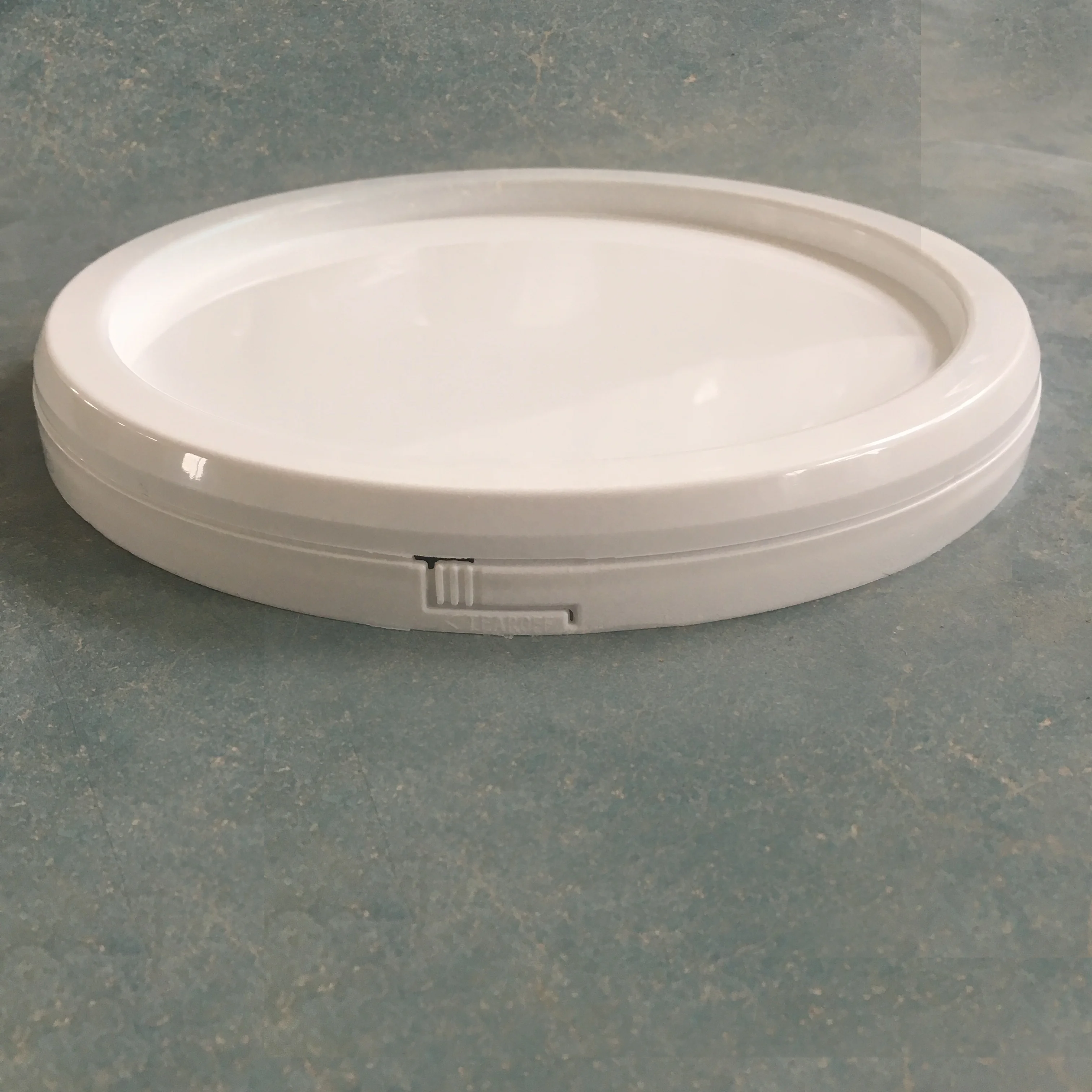 Изготовленным на заказ логосом барабаны вращательные контейнер 18L пластиковое ведро для мытья и crateandbarrel с крышкой и ручкой