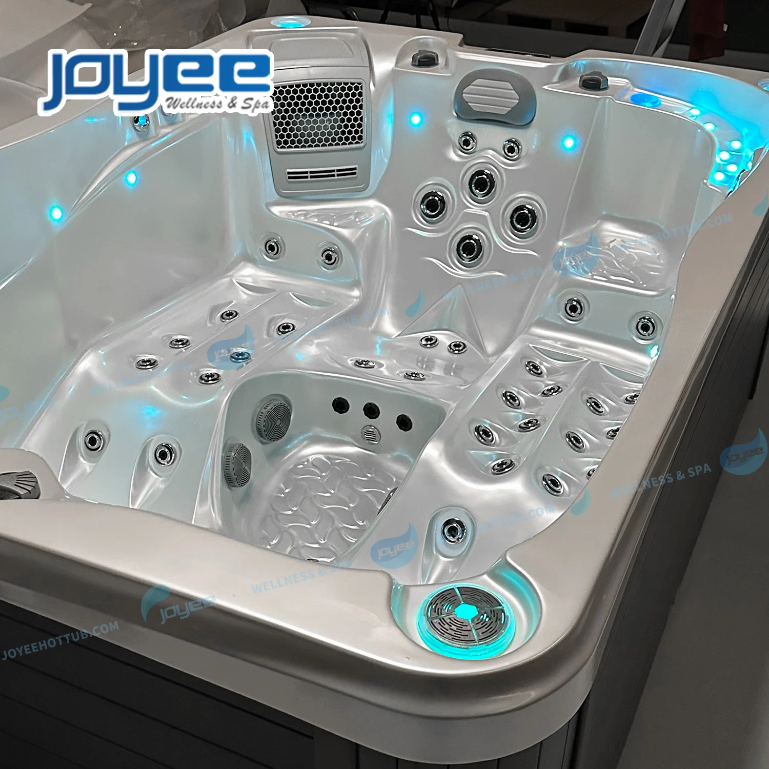 JOYEE Made in China 3 Persons Hot Tub Modern Lifestyle Outdoor Garden Whirlpool Tub Balboa Control System Water Massage SPA Tub