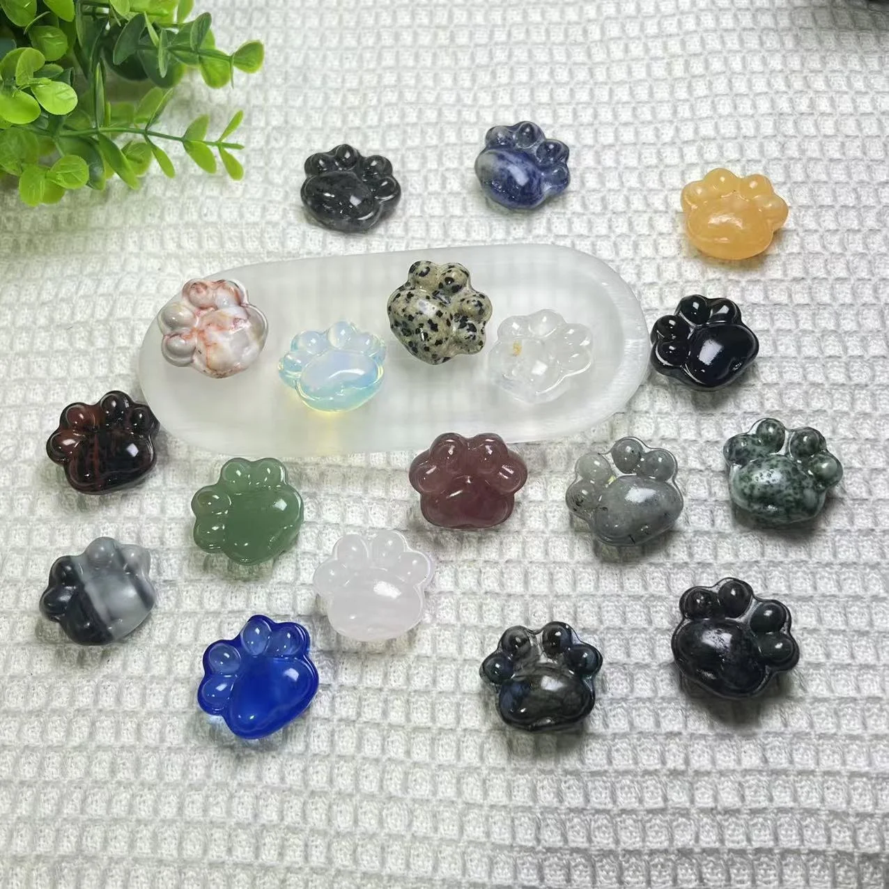 Wholesale Cute 3-3.5cm Mini Cat Claw Carving Crafts Healing Crystal Home Decor Jewelry Accessories Gifts