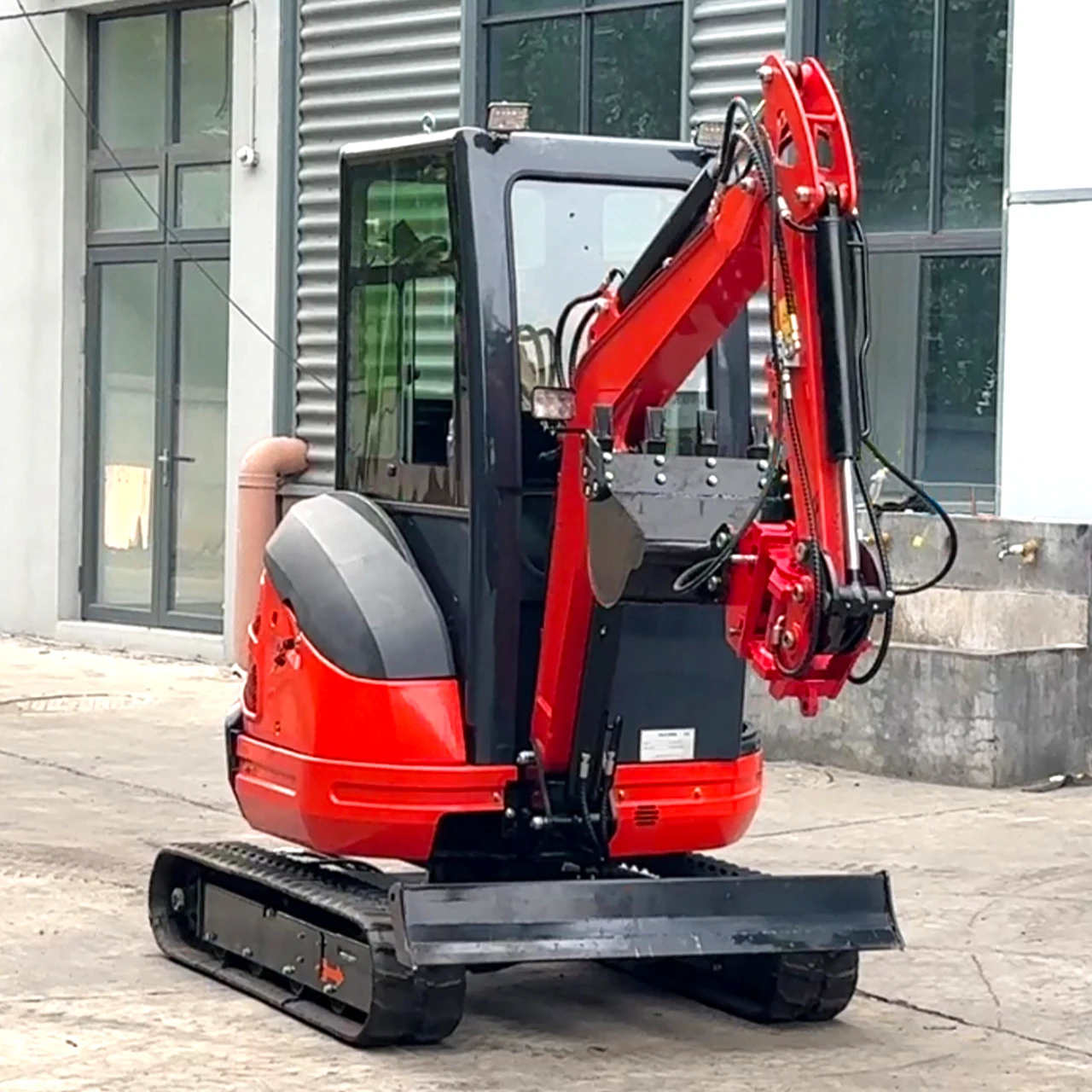 China Widely Used EPA Kubota Farm Mini Excavator 1.8 Ton 2 Ton Small Digger Excavator For Family Garden