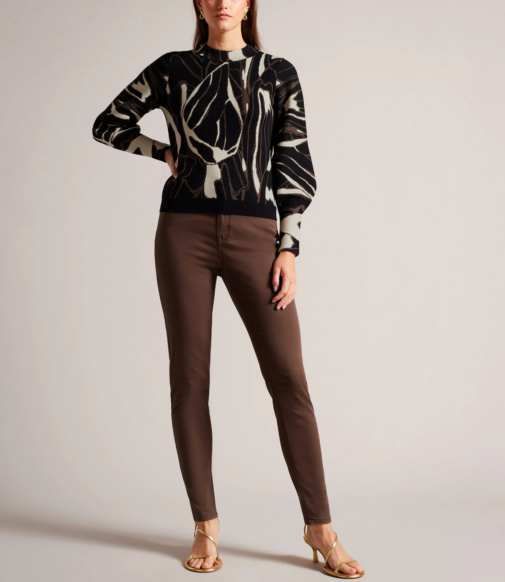 Custom oem&odm women crew neck puff sleeve abstract jacquard jumper sweater